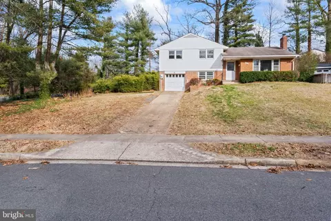 7438 Grace St, Springfield, VA 22150 photo 2