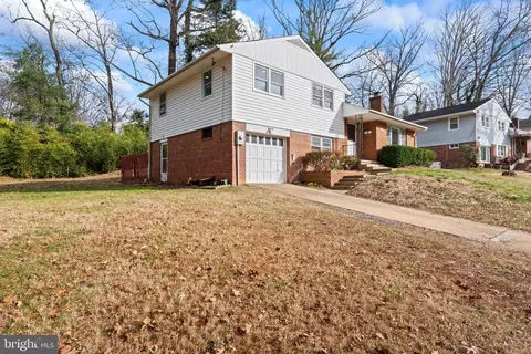 7438 Grace St, Springfield, VA 22150 photo 4
