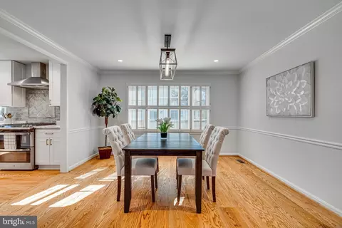 Dining - 6421 Linway Ter, Mclean, VA 22101 photo 2 of 4