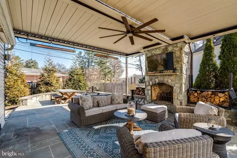 Exterior - 6421 Linway Ter, Mclean, VA 22101 photo 3 of 13