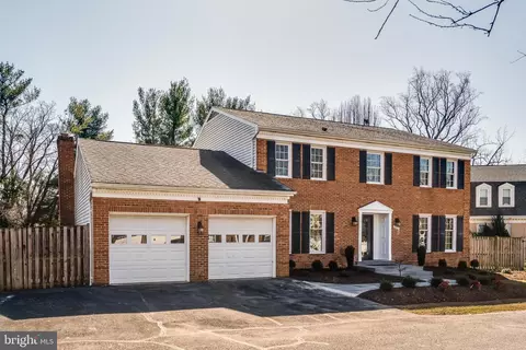 Exterior - 6421 Linway Ter, Mclean, VA 22101 photo 10 of 13