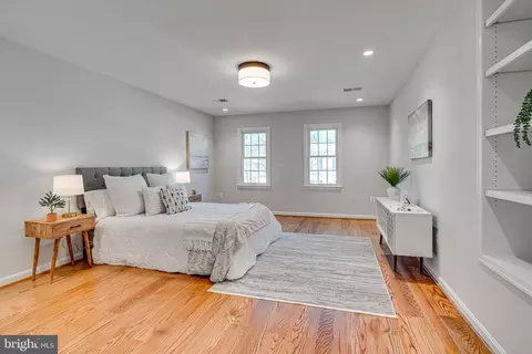 Bedroom - 6421 Linway Ter, Mclean, VA 22101 photo 3 of 7