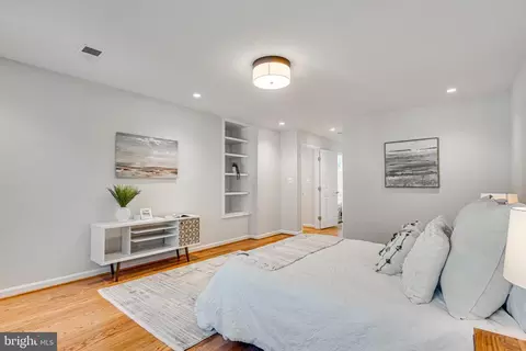 Bedroom - 6421 Linway Ter, Mclean, VA 22101 photo 1 of 7