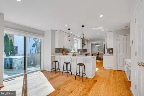 Kitchen - 6421 Linway Ter, Mclean, VA 22101 photo 6 of 7