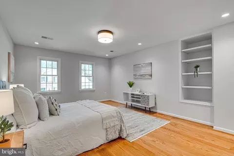 Bedroom - 6421 Linway Ter, Mclean, VA 22101 photo 5 of 7