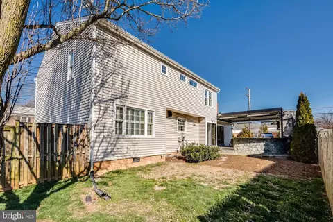 Exterior - 6421 Linway Ter, Mclean, VA 22101 photo 13 of 13