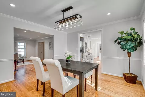 Dining - 6421 Linway Ter, Mclean, VA 22101 photo 4 of 4