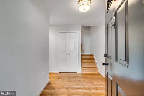 Entry Way - 6421 Linway Ter, Mclean, VA 22101 photo 1 of 5