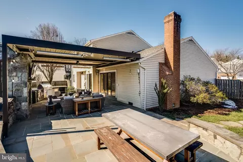 Exterior - 6421 Linway Ter, Mclean, VA 22101 photo 4 of 13