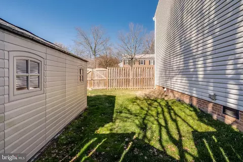 Exterior - 6421 Linway Ter, Mclean, VA 22101 photo 11 of 13