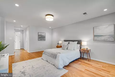 Bedroom - 6421 Linway Ter, Mclean, VA 22101 photo 4 of 7