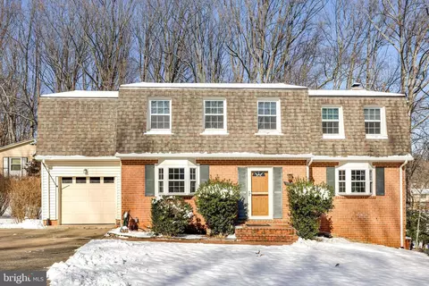 10302 Collingham Dr, Fairfax, VA 22032