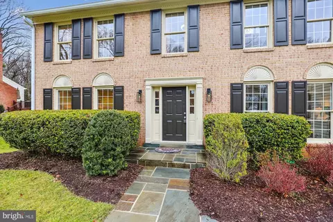 6144 Farver Rd, Mclean, VA 22101 photo 3