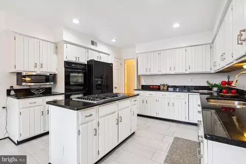 6144 Farver Rd, Mclean, VA 22101 photo 13