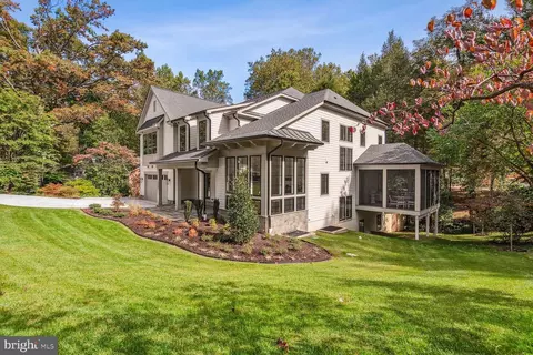 1433 Ironwood Dr, Mclean, VA 22101