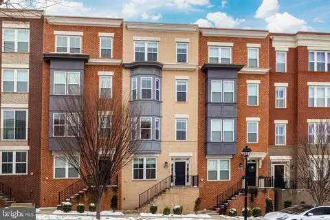 11690 Sunrise Square Pl, Reston, VA 20191