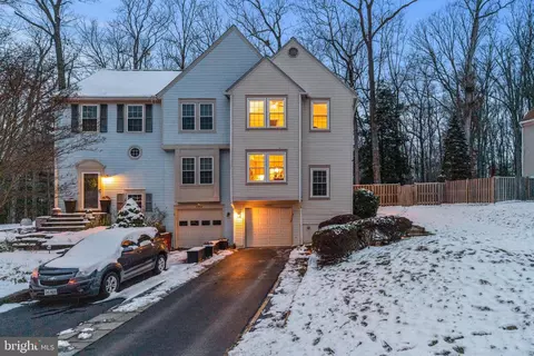 7950 Gambrill Ct, Springfield, VA 22153