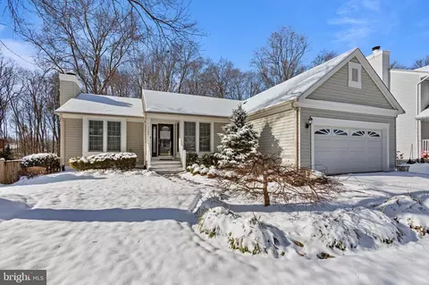 10931 Adare Dr, Fairfax, VA 22032