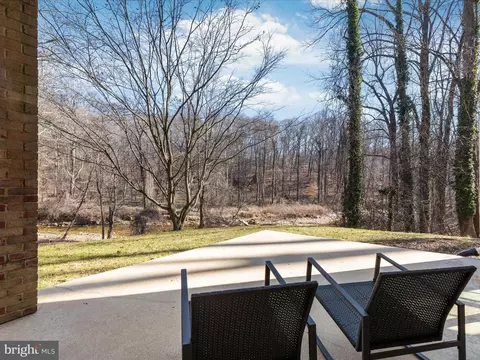 View/Area - 4078 Rosamora Ct, Mclean, VA 22101 photo 1 of 3