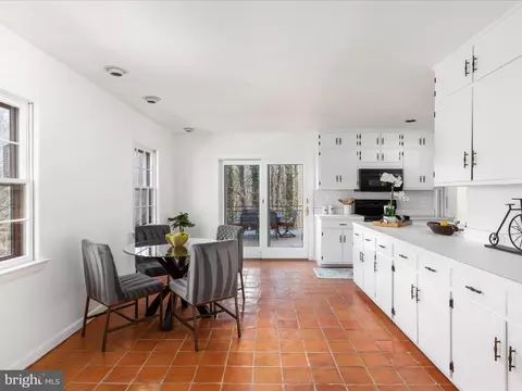 Kitchen - 4078 Rosamora Ct, Mclean, VA 22101 photo 3 of 3