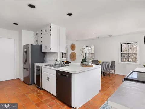 Kitchen - 4078 Rosamora Ct, Mclean, VA 22101 photo 2 of 3