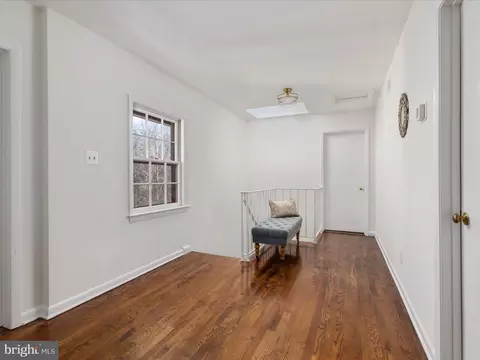 Entry Way - 4078 Rosamora Ct, Mclean, VA 22101 photo 2 of 2