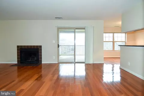 Living - 1782 Jonathan Way #1782E, Reston, VA 20190 photo 6 of 7