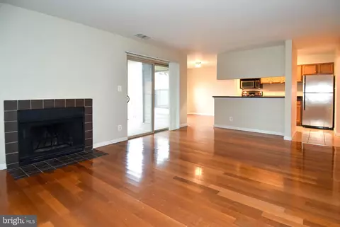 Living - 1782 Jonathan Way #1782E, Reston, VA 20190 photo 4 of 7