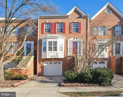 13141 Ashnut Ln, Herndon, VA 20171