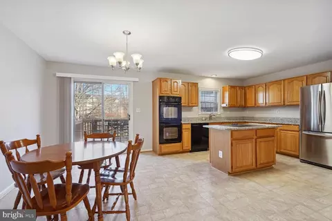 13141 Ashnut Ln, Herndon, VA 20171 photo 4