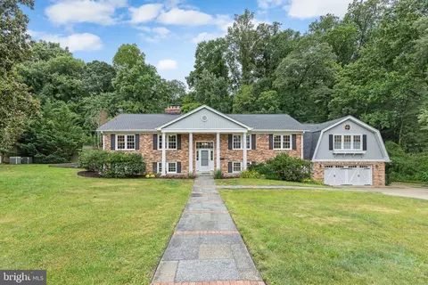 3710 Chanel Rd, Annandale, VA 22003