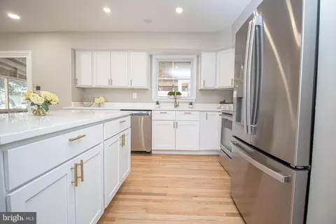 Kitchen - 7834 Brompton St, Springfield, VA 22152 photo 4 of 5