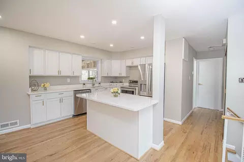 Kitchen - 7834 Brompton St, Springfield, VA 22152 photo 2 of 5