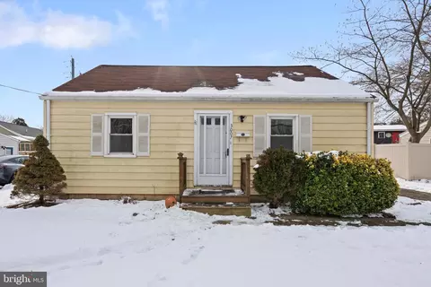 3007 Elmwood Dr, Alexandria, VA 22303