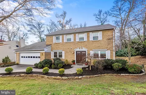 7049 Devereux Circle Dr, Alexandria, VA 22315