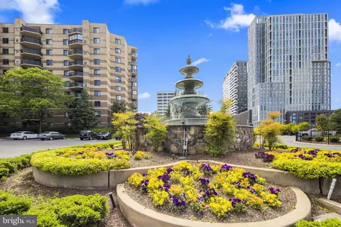 8370 Greensboro #924, Mclean, VA 22102