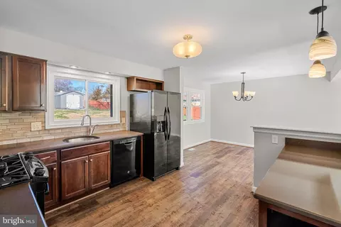Kitchen - 6006 Rivanna Dr, Springfield, VA 22150 photo 1 of 4