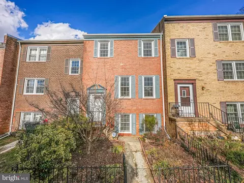 4704 Kandel Ct, Annandale, VA 22003