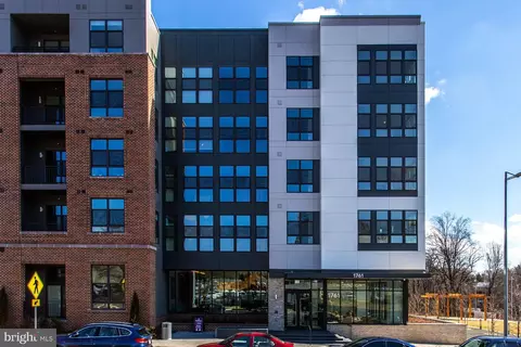 1761 Old Meadow Rd #215, Mclean, VA 22102
