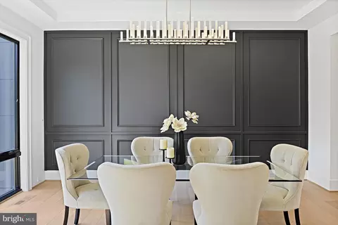 Dining - 1434 Colleen Ln, Mclean, VA 22101 photo 2 of 5