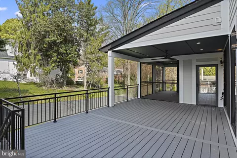 Exterior - 1434 Colleen Ln, Mclean, VA 22101 photo 4 of 9