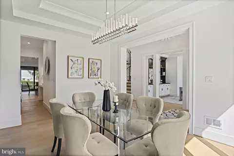 Dining - 1434 Colleen Ln, Mclean, VA 22101 photo 3 of 5