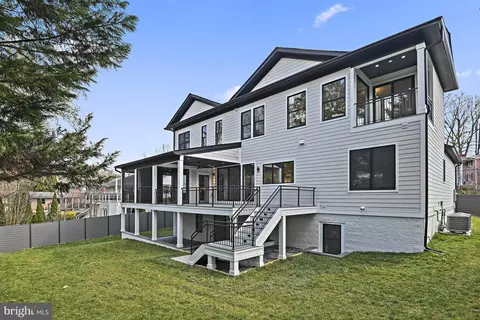 Exterior - 1434 Colleen Ln, Mclean, VA 22101 photo 7 of 9