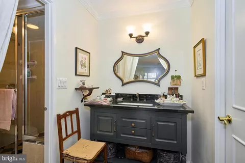 Bath - 8360 Greensboro Dr #221, Mclean, VA 22102 photo 1 of 2