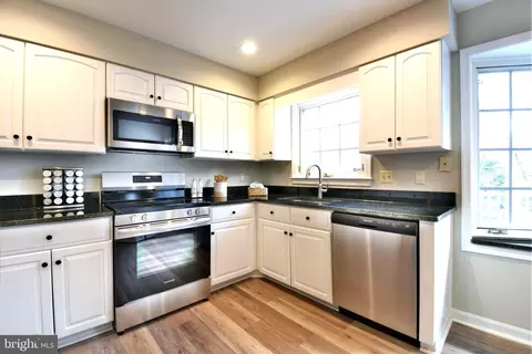 8720 Evangel Dr, Springfield, VA 22153 photo 16