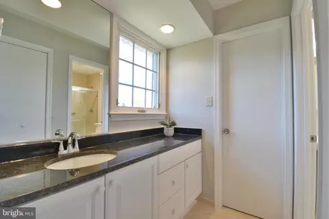 8720 Evangel Dr, Springfield, VA 22153 photo 25