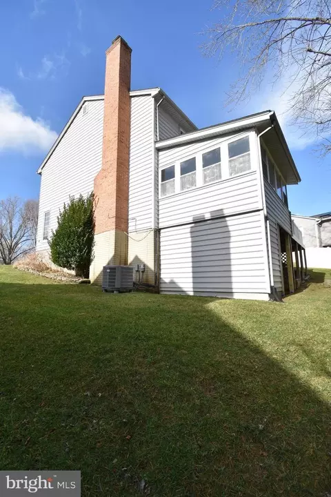 8720 Evangel Dr, Springfield, VA 22153 photo 51