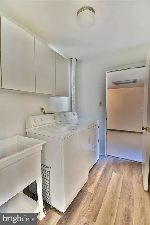 8720 Evangel Dr, Springfield, VA 22153 photo 36