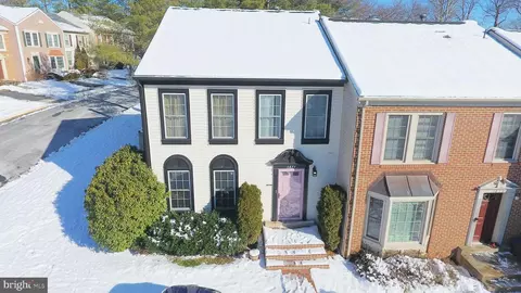 3877 Mohr Oak Ct, Fairfax, VA 22033