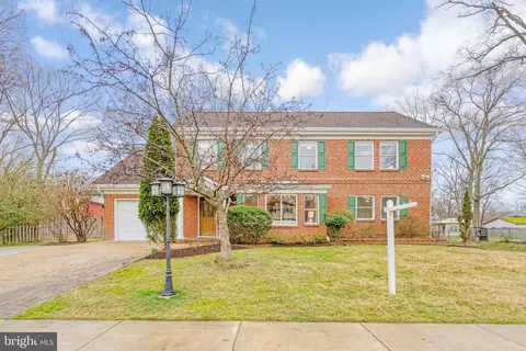 613 Echols St SE, Vienna, VA 22180